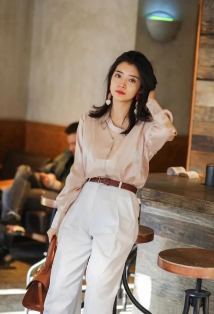 看起来很有气质的女人，穿衣搭配都会注意这4个