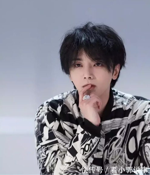 他是“天娛一哥”,一人養(yǎng)活2家公司,龍丹妮也只能把他捧在手心