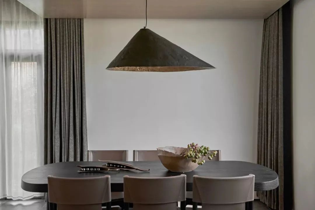 装饰画|200㎡现代简约,高级灰里加点黑,简约朴素高级美