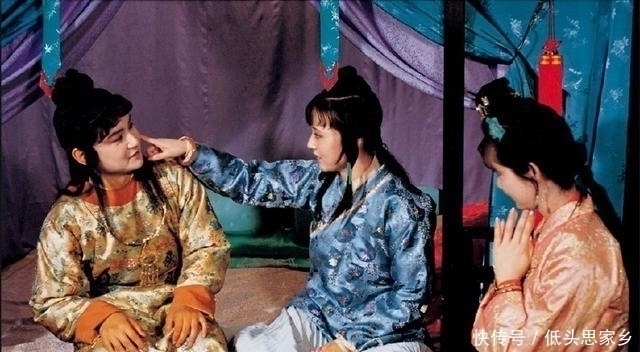 贾府|凤姐与平儿谈论贾府后事, 王熙凤说了一句不可思议的话!