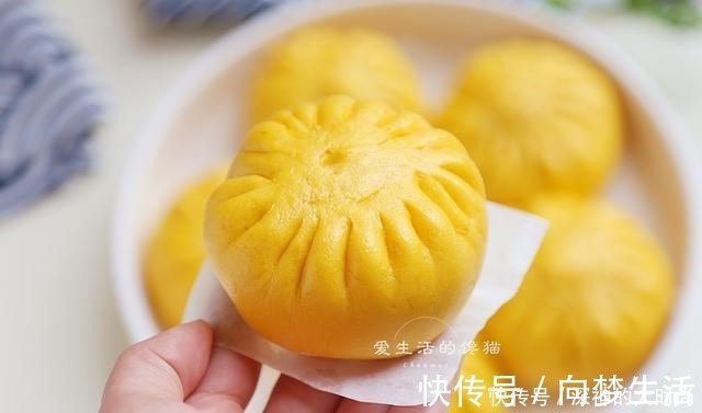 做包子不要只会加酵母,多加一勺它,包子又软又胖,冷了也不硬