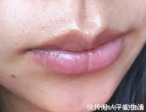 女人|这4个坏习惯，会让女生的嘴唇越来越丑！你也有的话，尽量改掉吧