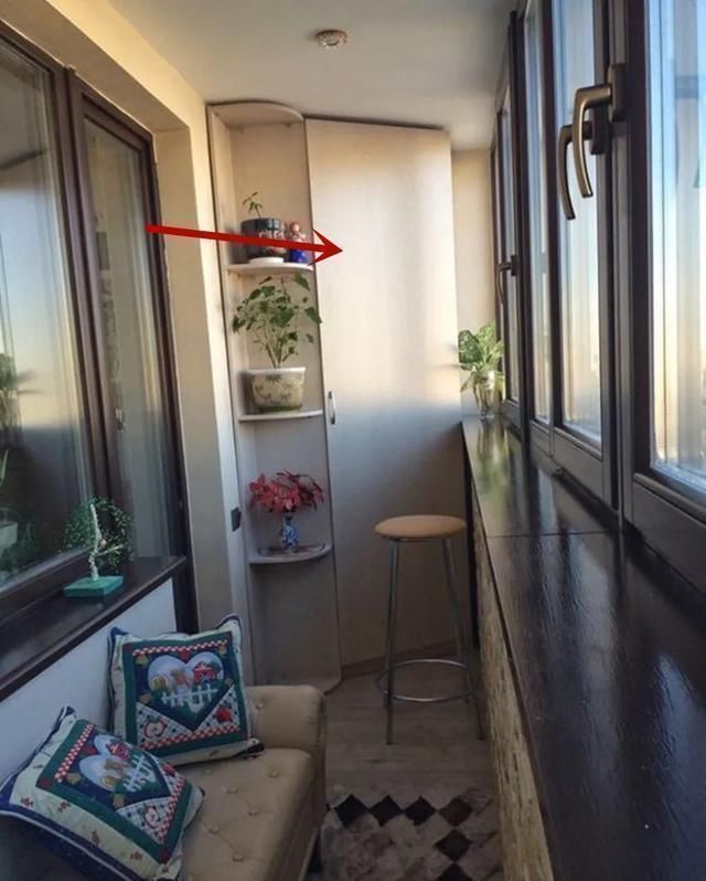 柜子|越来越多的人阳台柜子斜着装,不挡光不挡风,朋友看完都要回家学