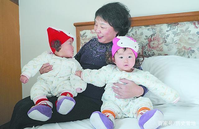失独|60岁老人当年不顾生命生下双胞胎女儿,11年过去,现状如何?