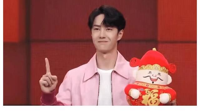 时代少年团白衬公式照公开后,优秀的艺人能够上春晚吗?引人深思