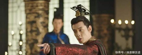 花园|皇帝瞒着皇后逛花园，次日皇后问皇帝一问题，却为何被杀了