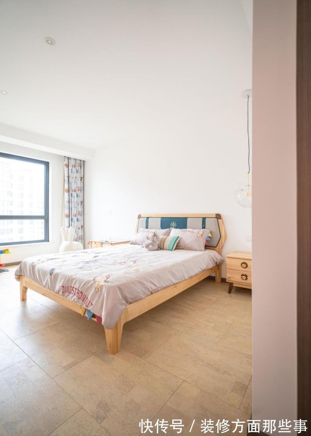 卡通|200㎡的海景大平层,同一空间中,兼具沉稳大气、时尚跳跃