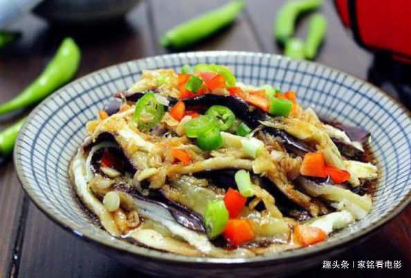 皮蛋嫩豆腐|豌豆虾仁,蒜蓉茄子,莲子百合红豆粥,皮蛋嫩豆腐的做