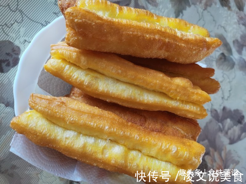 油条店的老配方，步骤简单，适合新手学，出锅蓬松酥脆，特别好吃