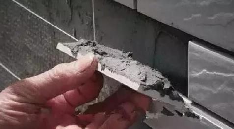 质量|瓷砖空鼓、开裂、脱落的原因已找到,别再冤枉瓷砖质量了