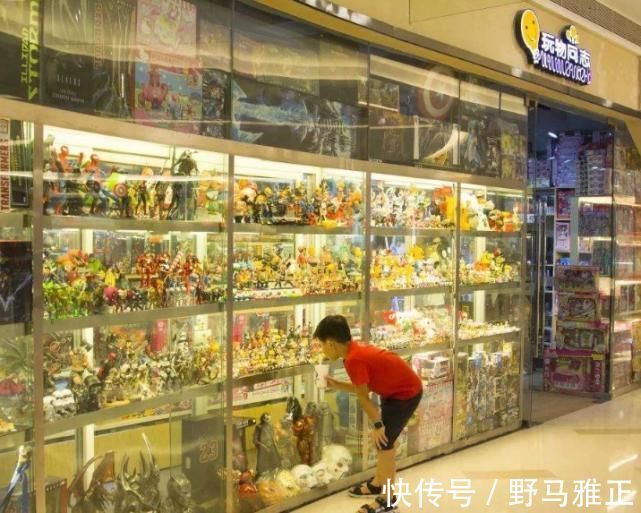 手办|60岁宅男被手办压死，原因让人大开眼界，富豪买手办真这么疯狂？