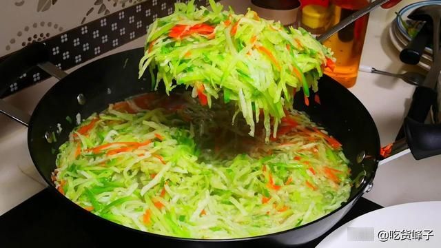 萝卜|炸萝卜丸子时，最忌直接炸，教你1招，丸子外酥里嫩，凉了也不硬