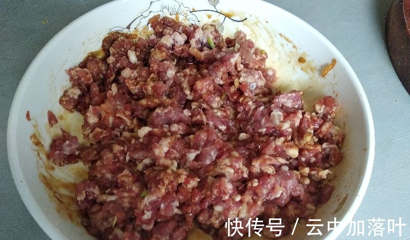 韭菜|入秋后包饺子,韭菜和芹菜靠边站,有种瓜鲜香有营养,要吃得抓紧!