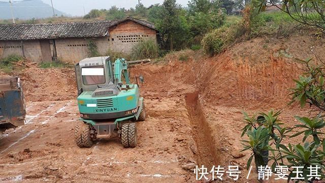 翻盖|农村宅基地翻修后，产权归谁是所有农村房屋都允许翻建吗