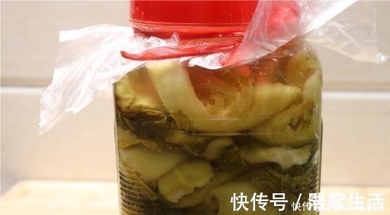 腌泡菜|妈妈30年腌酸菜的秘方，5天就能吃，又香又脆口，放一年都不坏！