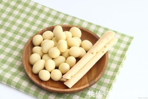 维生素d|喝牛奶、吃钙片就能补钙?少了这3件事,补钙再多也白搭