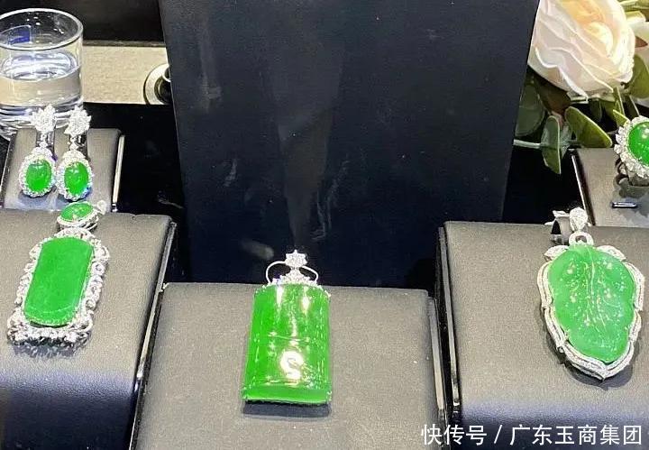 奢侈品|展会级别的翡翠长什么样,开眼!