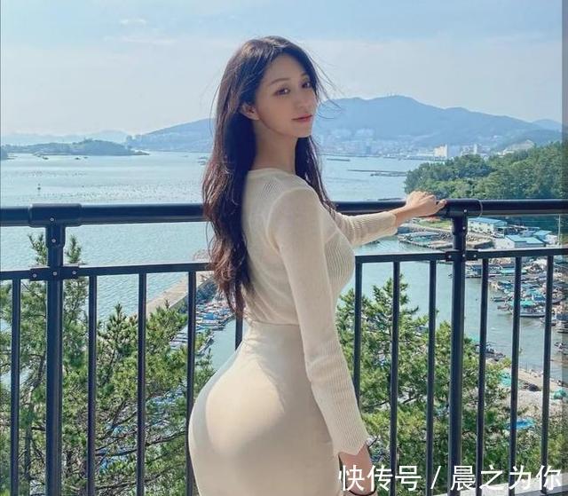 大长腿|身高170的她,配上102斤的完美体重,一双大长腿与蜜桃臀美丽诱人