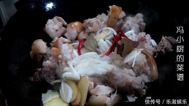 爱吃猪蹄要收藏,教你一个猪肉的家常做法,4斤猪脚不够吃