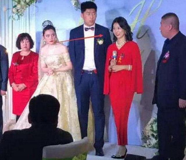 婚礼|最年轻婆婆气场碾压新娘,在婚礼致辞成C位,新娘表情瞬间变黑