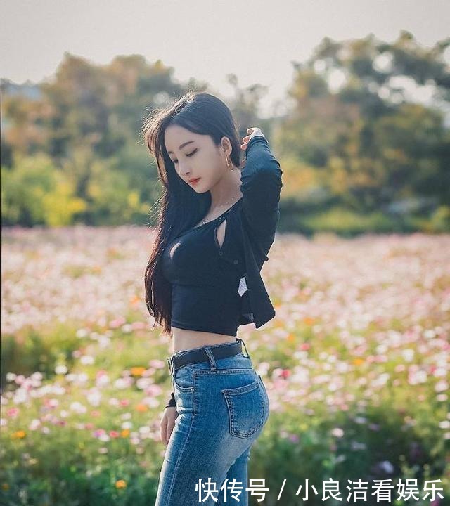 妹妹追求的清新田园风格,牛仔修身裤和吊带很合适