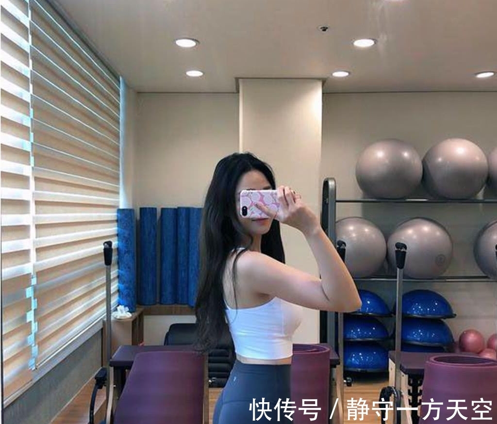 女神|健身不止于健身房,普拉提女神随处坚持运动,微胖身材让她更美好