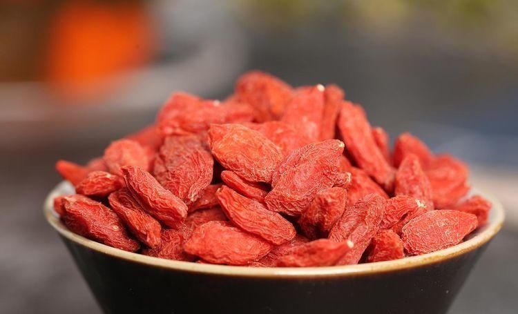 排毒养颜|人到中年想长寿,要坚持吃3种食物,美容养颜、淡化皱纹!