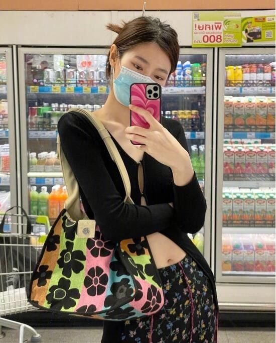 韩国麻豆Supichaya舒服慵懒休闲的日常生活穿搭