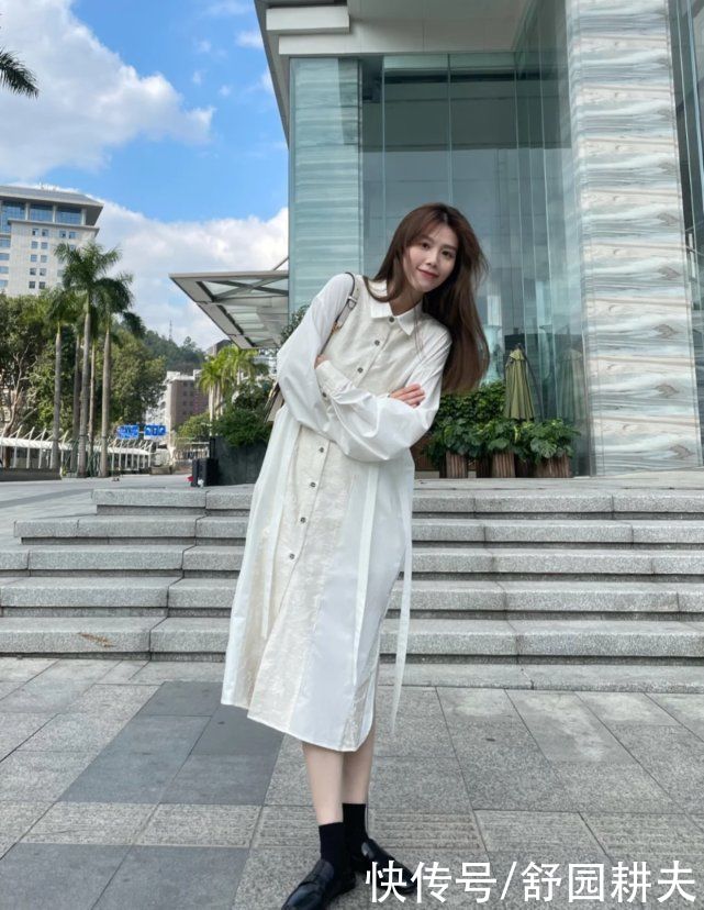 连衣裙过时了，今春流行“衬衫裙”，显瘦又不用想搭配，真时髦