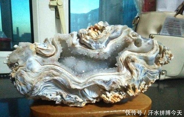 捡到的石头种类很多,如何学会自己鉴别