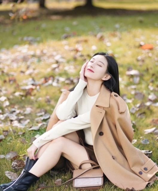 鹅黄色 天寒地冻,不妨试一试这几款大衣,时髦精们都爱穿,温暖又洋气!