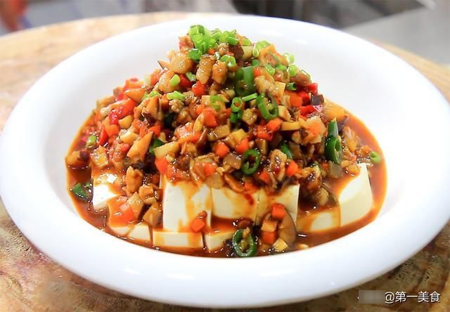 酱汁|酱泼豆腐好不好吃关键在于酱汁，厨师长分享饭店配方，香辣鲜嫩