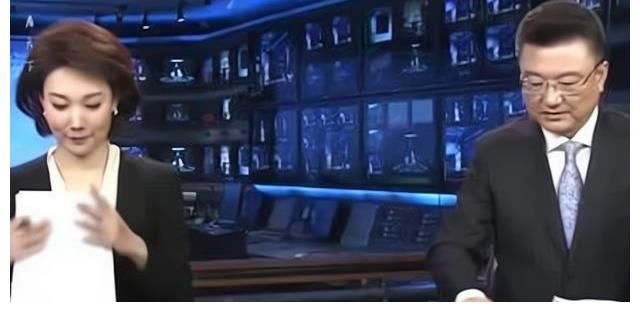 稿子|每次《新聞聯(lián)播》結(jié)束，為何要放一段整理稿子的畫面？有什么作用