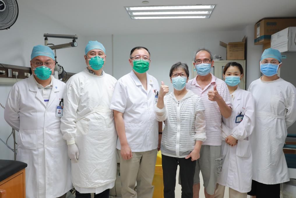 中山医院|15厘米“舌头怪”困扰70岁阿婆近10年，中山医院高超内镜术“钓”出肿瘤