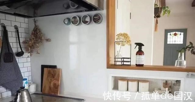 玻璃胶|怎样保持台面整洁水槽降低5公分，收纳清洁一应俱全，很聪明