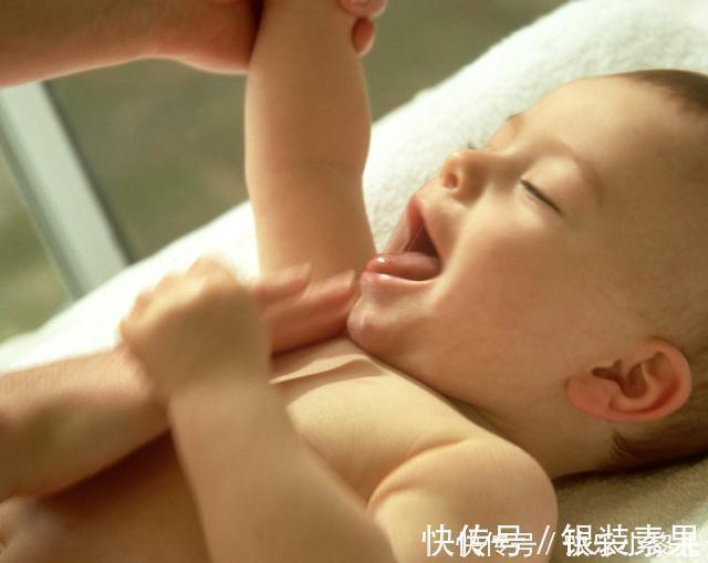 按摩|常摸宝宝4个部位,孩子不仅睡得好,大脑发育也更聪明