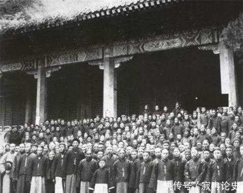 1920年山东一男孩出生时，军队守产房，省长监督，防止狸猫换太子