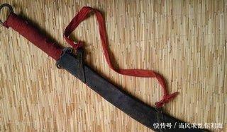 大刀|抗战时，八路军用的大刀为何会有红色布条，难道是“好看”！