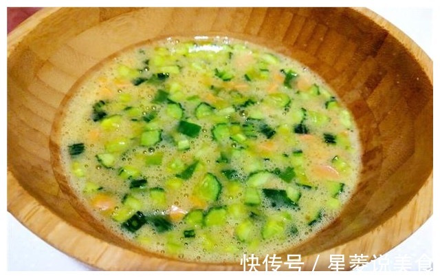 早餐顾不上吃吗这道懒人早餐饼很简单,有菜有鸡蛋,10分钟出