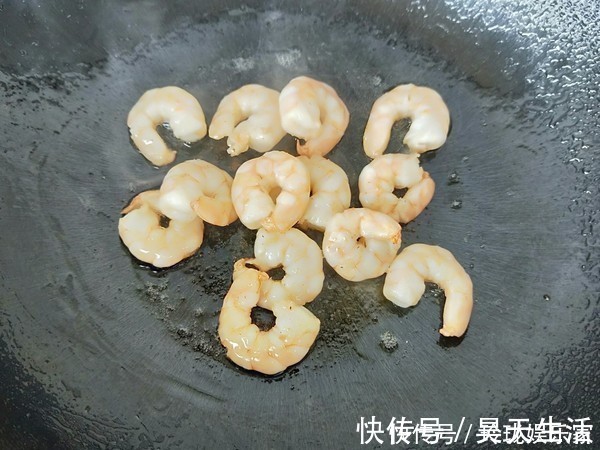 鸡蛋和“它”是绝配,经常吃补钙还不长肉,老人孩子都需要多吃