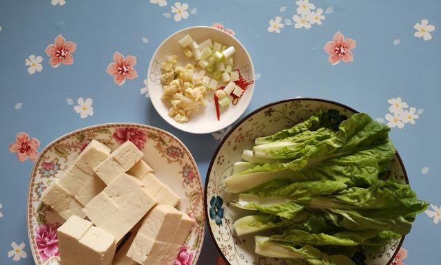 炖豆腐时加入它，美味又下饭，一上桌就被抢光了！