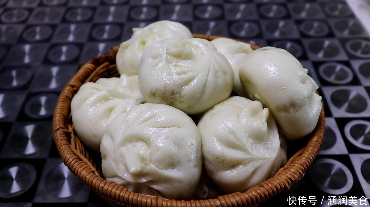 手把手教您在家蒸包子,3个小诀窍,包子又白又松软,零失败