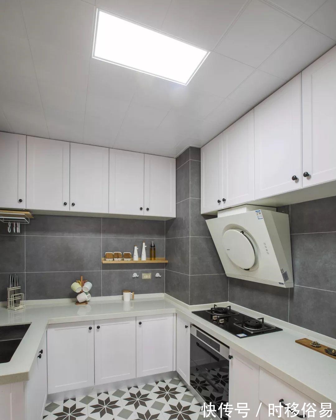 金边虎尾兰|105平简约的北欧风,橙色系很活力的装修,喜欢简单温馨的家