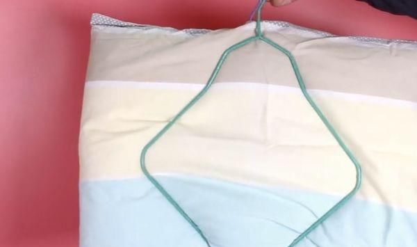 扎带|衣架上绑一根扎带，放在阳台太实用了，解决了家家户户的大烦恼！