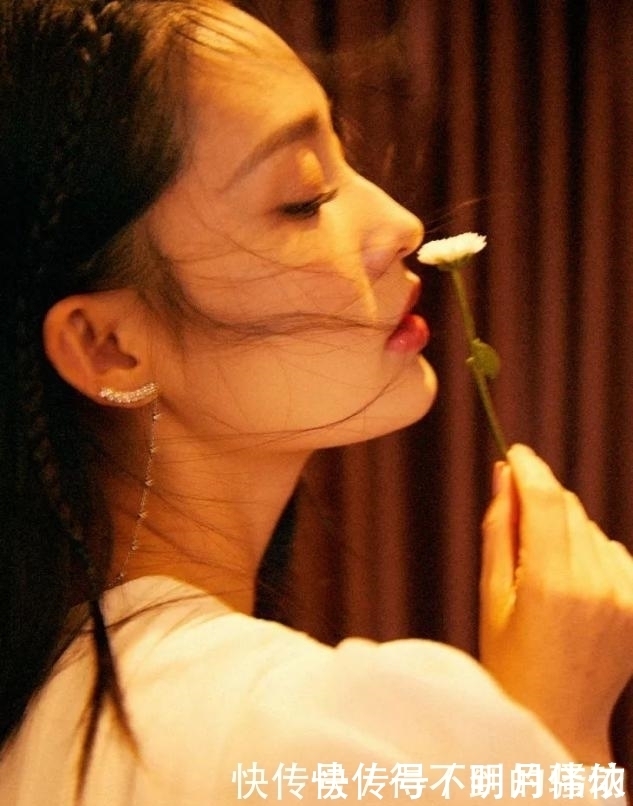 有这4个特征的女人,“侧脸”比“正脸”好看太多,你属于哪一种