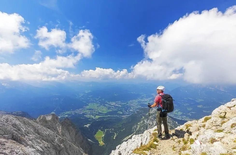  朋友圈|人生，不要旅游，要旅行！