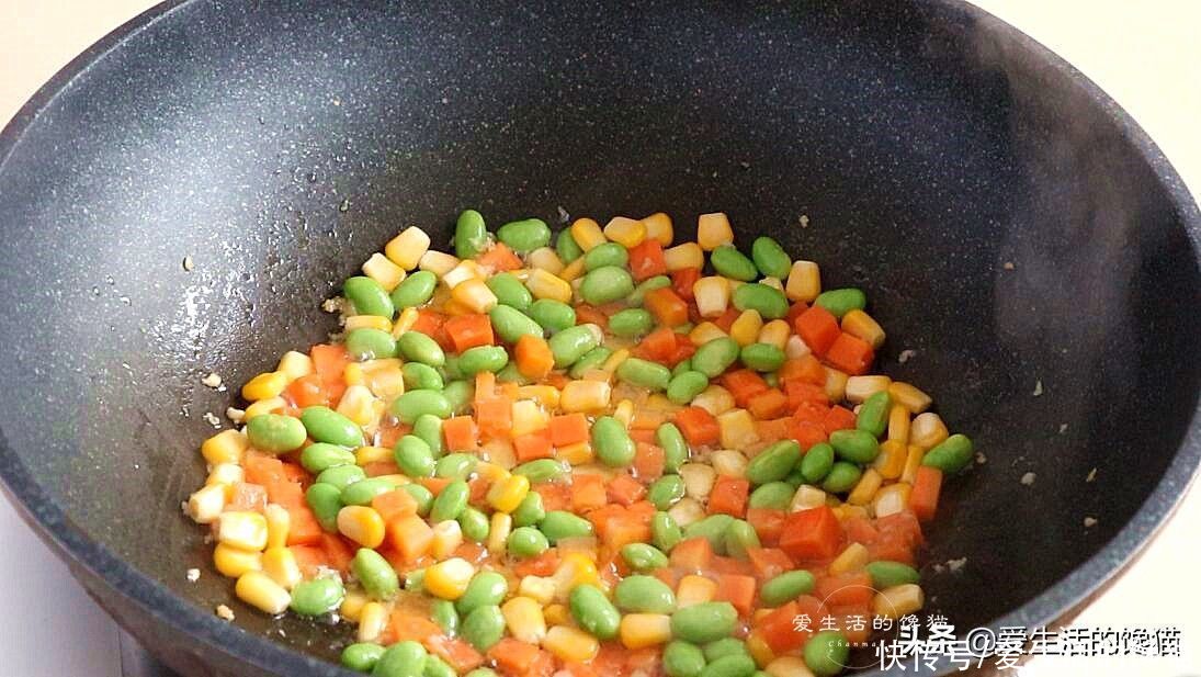 年夜饭少不了鱼菜，这样做，鱼皮不破，味道一绝，鱼肉鲜嫩无腥味