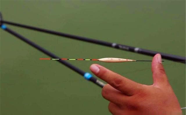 春季浅滩钓大鲫,如何提升中鱼率?选对漂是前提,调漂方法很关键