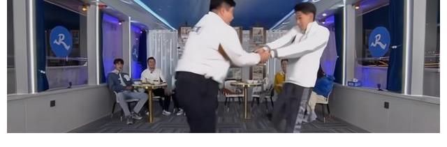 秦霄贤白鹿录制《跑男吧》相互伤害，送白鹿落水，秦霄贤毫不心软