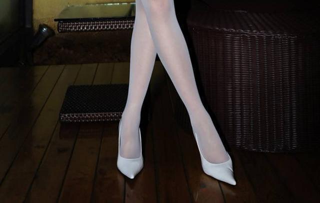 细跟鞋 细跟鞋折射出闪耀的光芒,可以让女性找到自信!